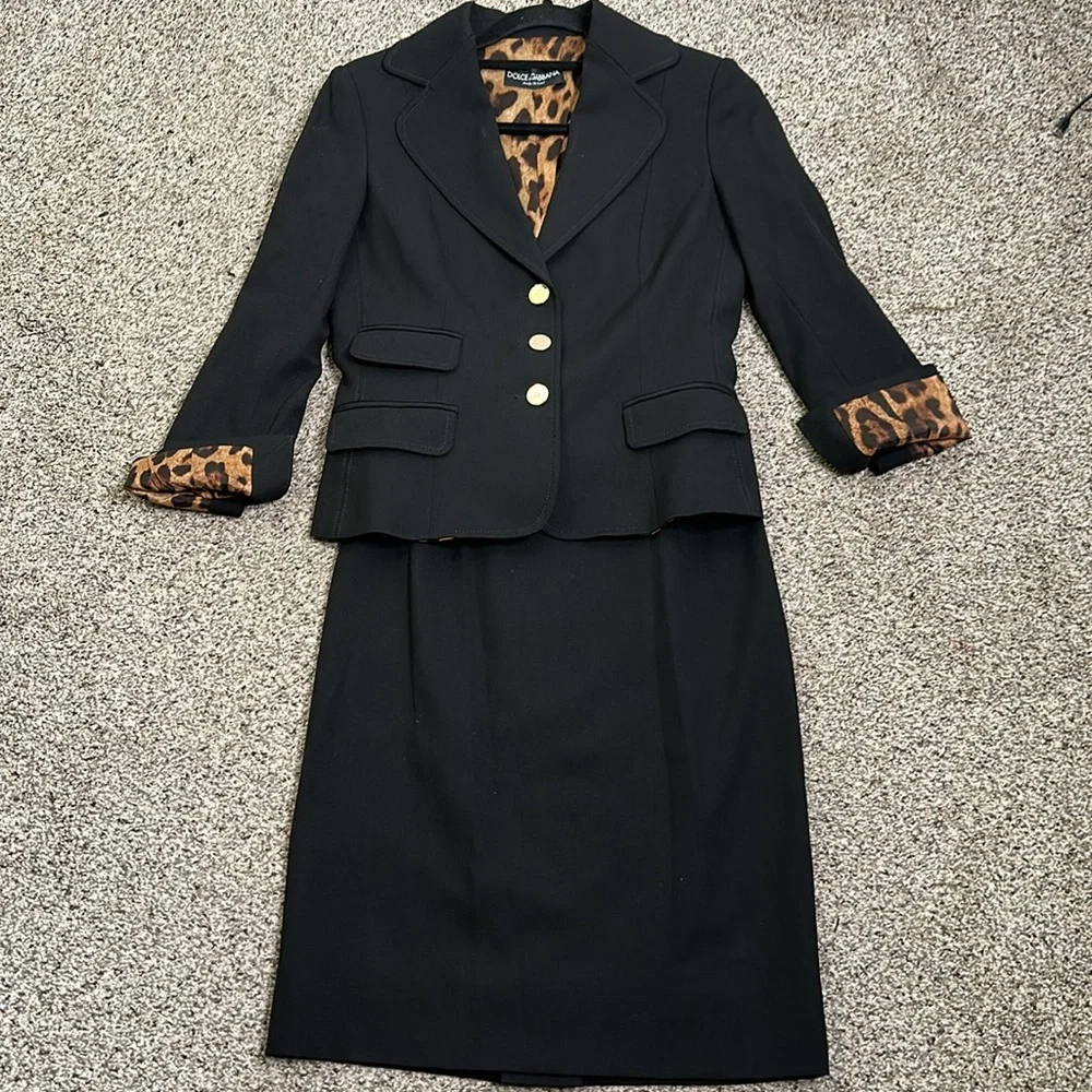 DOLCE &GABBANA  blazer skirt suit size 40-xS black gold button luxury classic - Picture 14 of 16